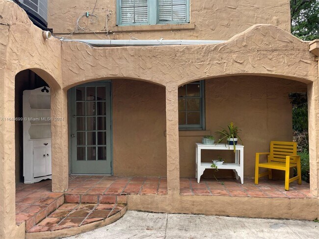 Foto del edificio - 5208 Alton Rd