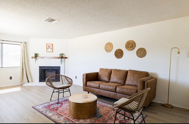 Foto del edificio - 72654 Sunnyslope Dr