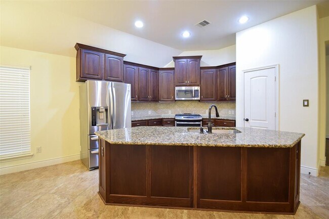 Foto del edificio - 27331 Balson Forest