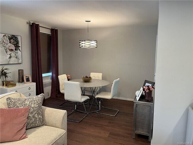Building Photo - 11 Balint Dr