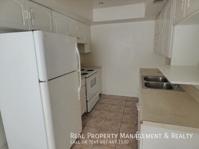 Building Photo - Nice  3 BR / 2 BA Home In Rio Pinar Lakes