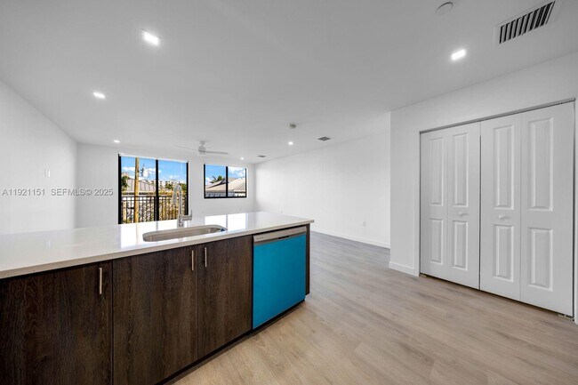 Foto del edificio - 20 NE 19th Ave