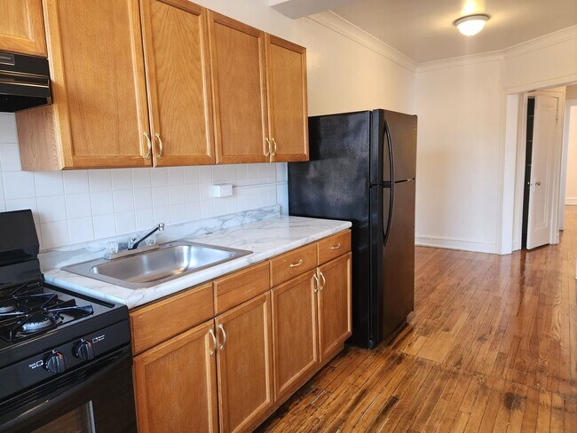 Foto del edificio - Belmont-Cragin One Bed/1 Bath! Cats welcome **Income Guidelines Apply**