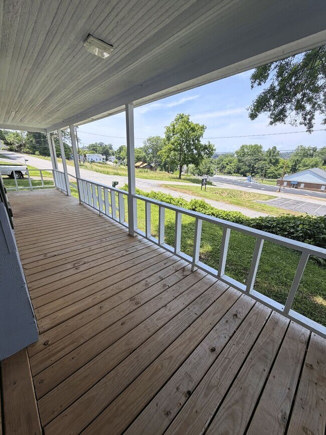 Foto del edificio - Live Steps from the Doodle Trail! Pets Welcome