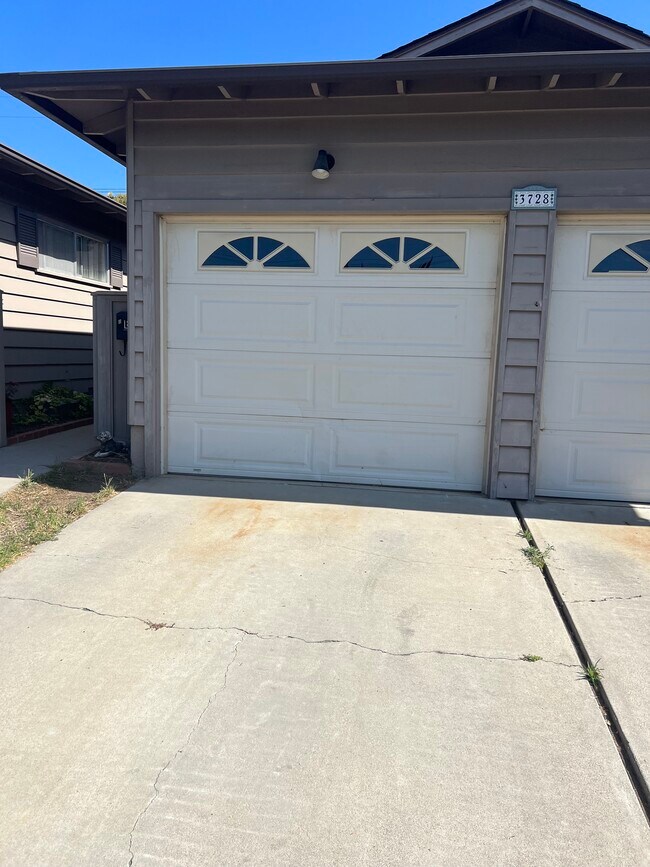 Building Photo - 3728 San Remo Dr