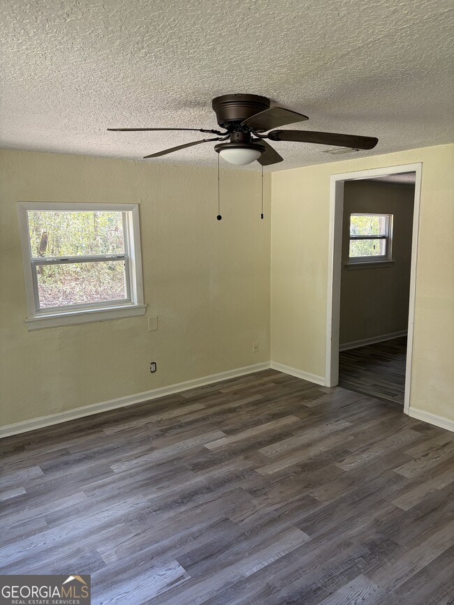 Building Photo - 307 Finley St