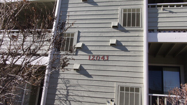 Building Photo - 12043 W Cross Dr