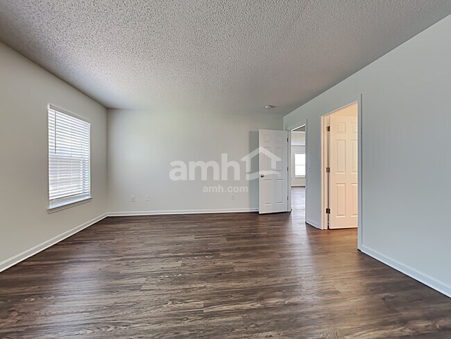 Foto del edificio - 1051 Briar Rose Ln