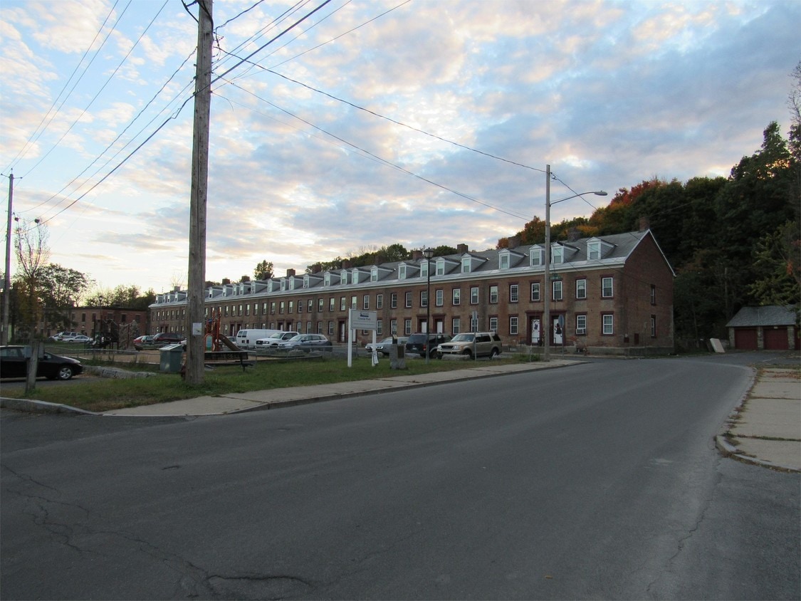 Primary Photo - Olmstead Apartments - 1-2