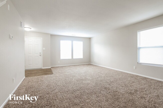 Foto del edificio - 8419 Burket Way