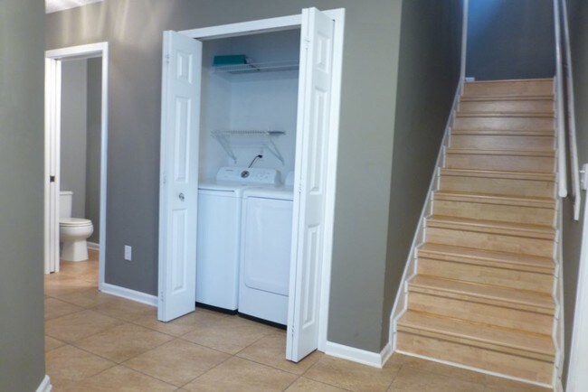 Building Photo - 526 Selva Lakes Cir