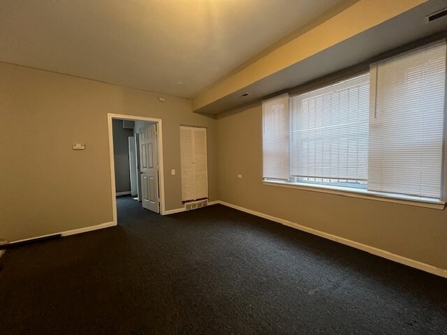 Building Photo - 5005 S Drexel Blvd