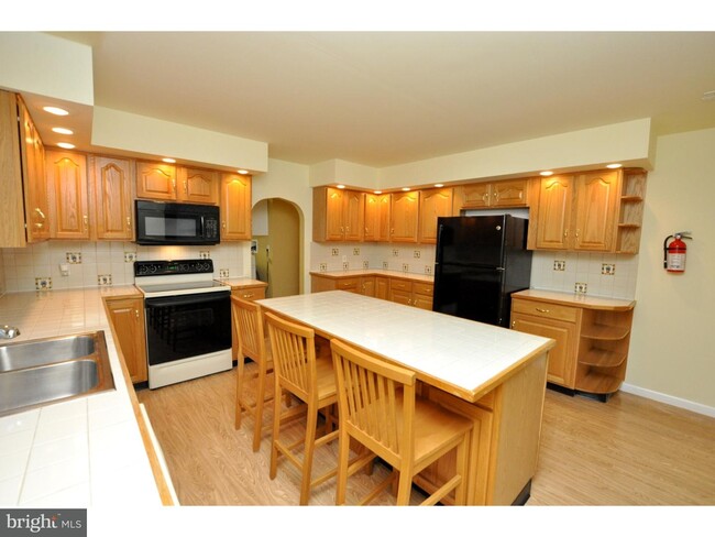 Building Photo - 1356 NJ-38