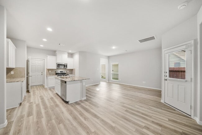 Building Photo - Discover Luxury Living at Allison Park – H...