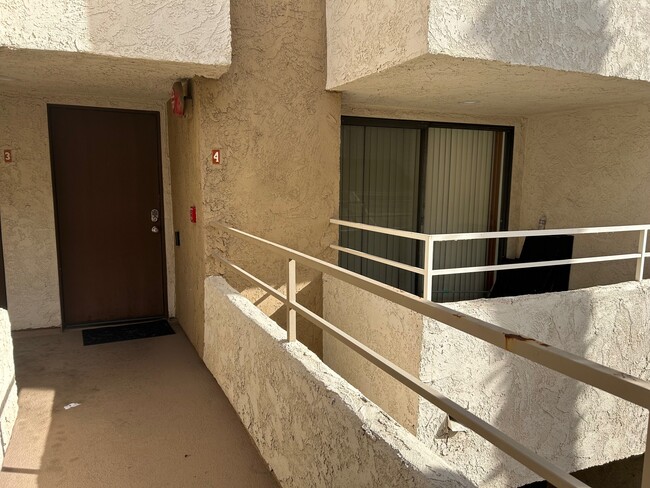 Building Photo - 437 S Calle El Segundo