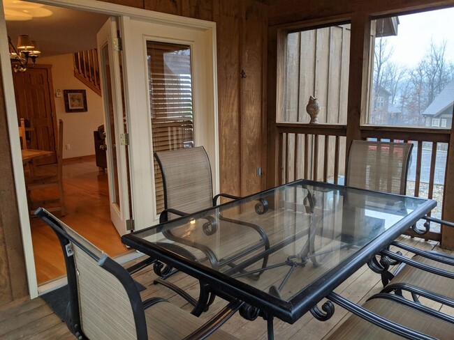 Building Photo - Stonebridge Lodge