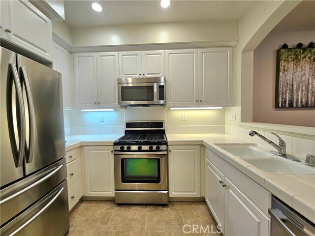 Building Photo - 37 Bijou