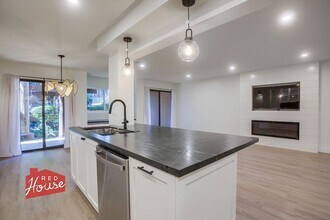 Building Photo - 4009 Canario St