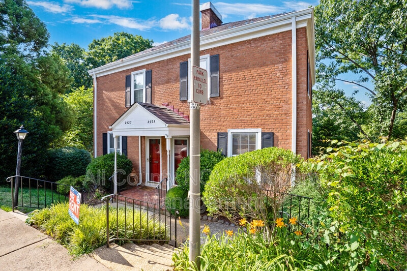 Photo - 2925 S Dinwiddie St,