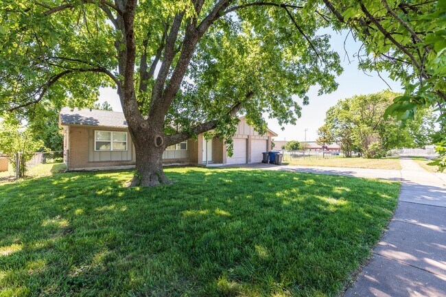 Foto del edificio - Charming 3 Bedroom in East Tulsa Home!