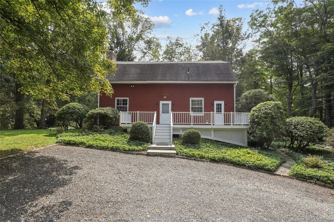 Building Photo - 142 E Middle Patent Rd