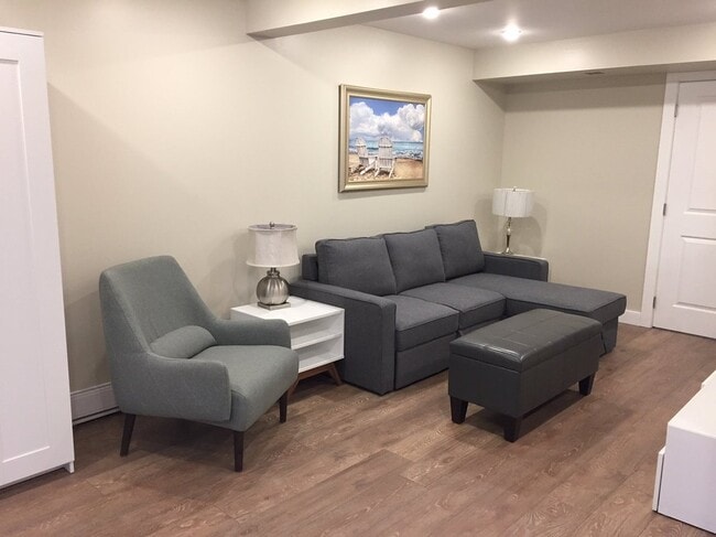 Photo du bâtiment - 2883 Dollarton Hwy