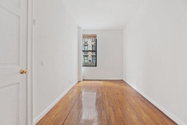 Foto del edificio - 121 Madison Ave