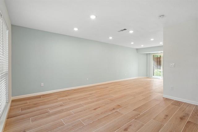 Foto del edificio - 2101 Country Dell Dr