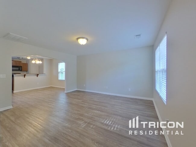 Foto del edificio - 4717 Brewer Dr