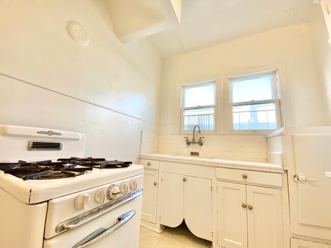 Foto del edificio - 1740 N Gramercy Pl
