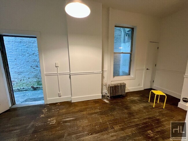 Foto del edificio - 3BR 1BA Massive Backyard w/ Performance Stage
