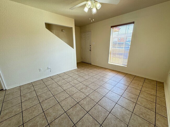 Foto del edificio - 4407 Abigail Dr