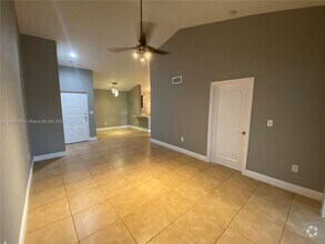 Building Photo - 2803 N Oakland Forest Dr