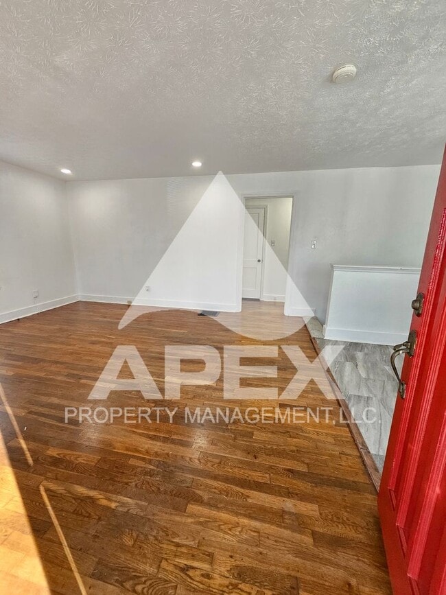 Foto del edificio - Renovated - Craftsman Style 2 Bd 1- Ba Single Family Home with garage in South Knox!