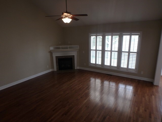 Foto del edificio - 435 Shady Willow Lane