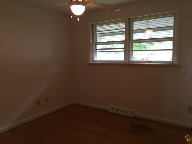 Building Photo - 3 br, 1.5 bath House - 2565 AUBURN ROAD