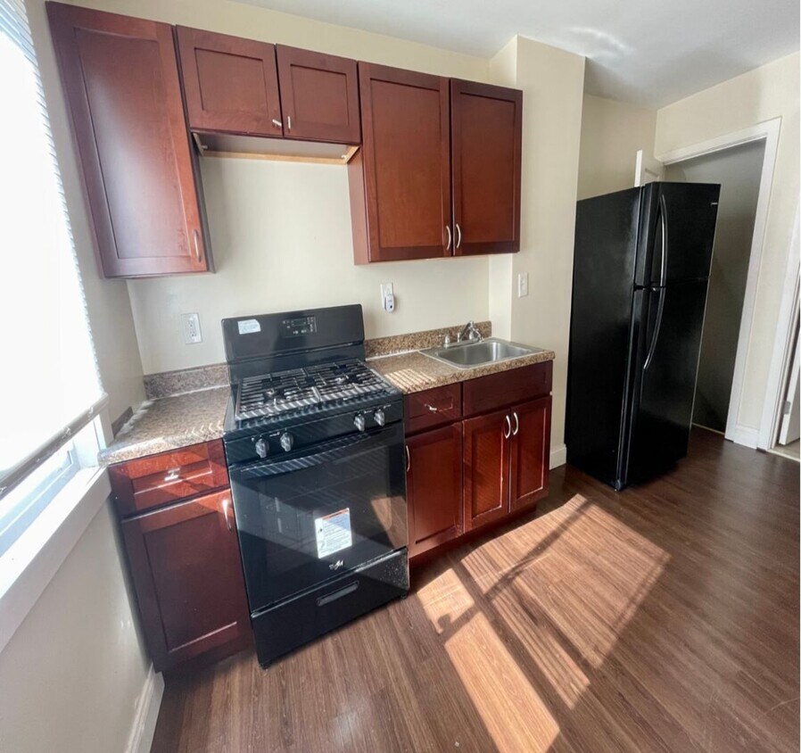 Building Photo - 8514 Chestnut Oak Rd