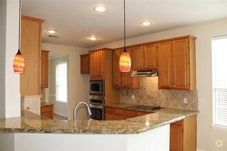 Building Photo - 6622 High Knoll Dr