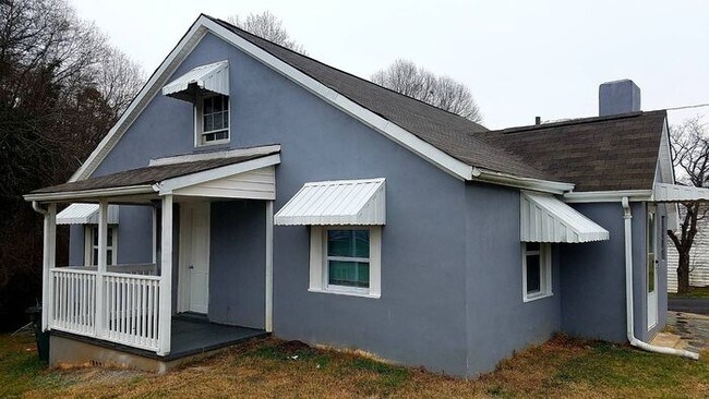 Building Photo - 810 Bessemer City Rd