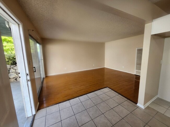 Foto del edificio - 1257 W 4th St