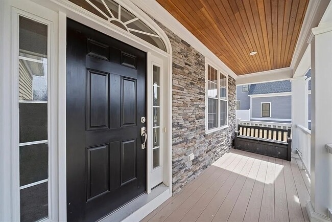 Building Photo - 172 Downing Dr