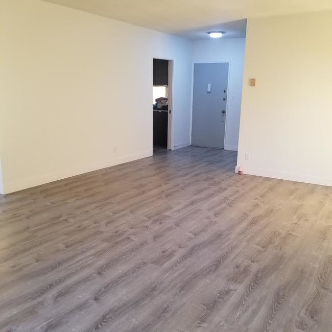 Living Room - 10961 Rose Ave