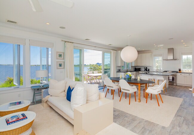 Foto del edificio - 1025 Flying Point Rd