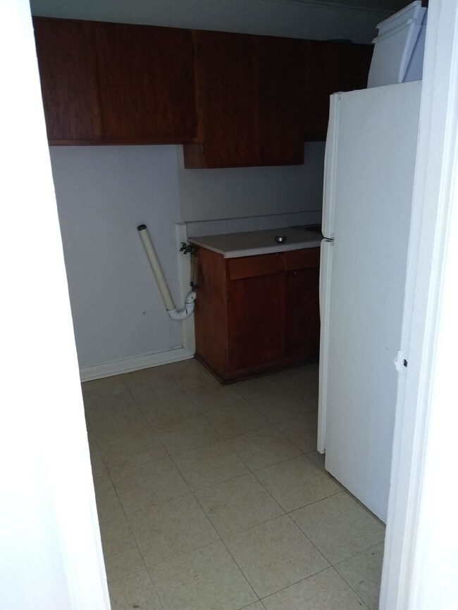 Building Photo - 966 Houck St