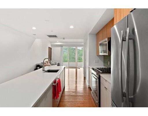 Building Photo - 167 Hyde Park Ave