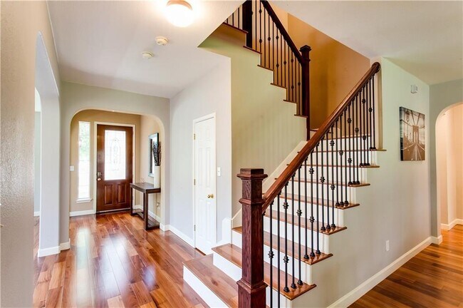 Building Photo - 15716 Belfin Dr