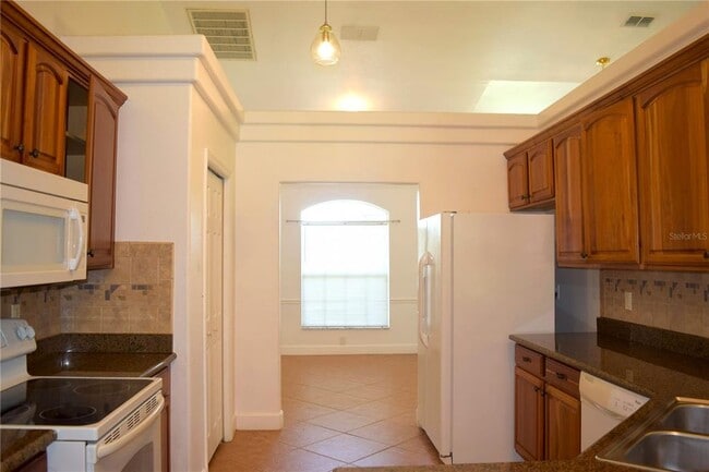 Building Photo - 4444 SW 115th St