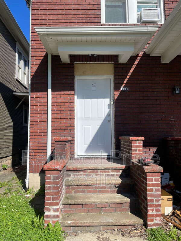 Foto del edificio - 631 Coleman Ave