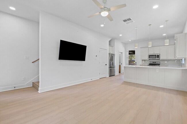 Building Photo - 3131 Greene Ave