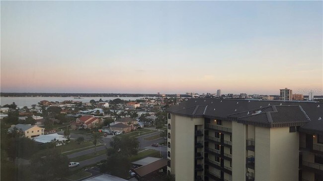 Foto del edificio - 660 Island Way